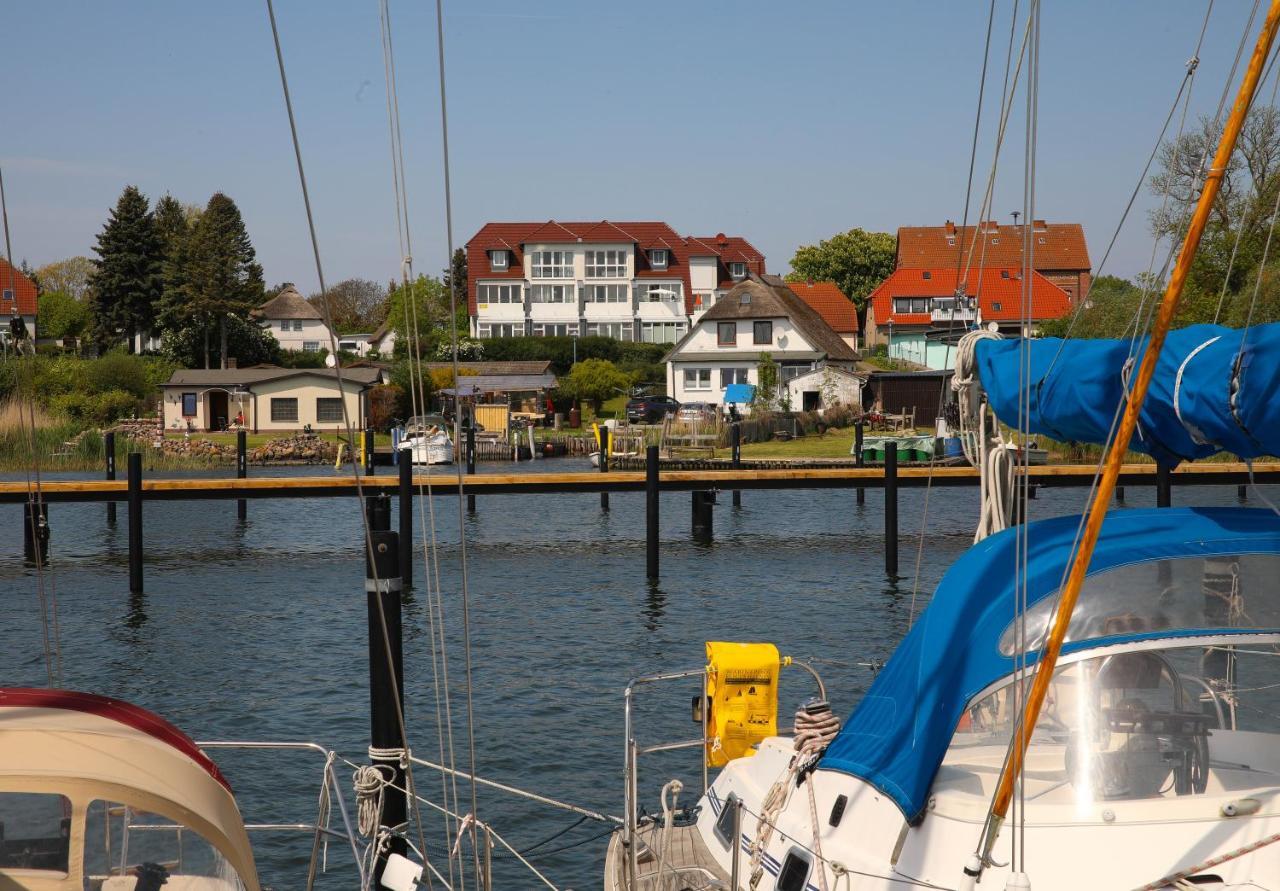 Ferienhaus Suedblick Am Yachthafen Breege Exterior foto